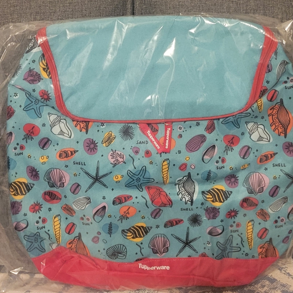 Tupperware Insulated Backpack - Picture 3 of 12